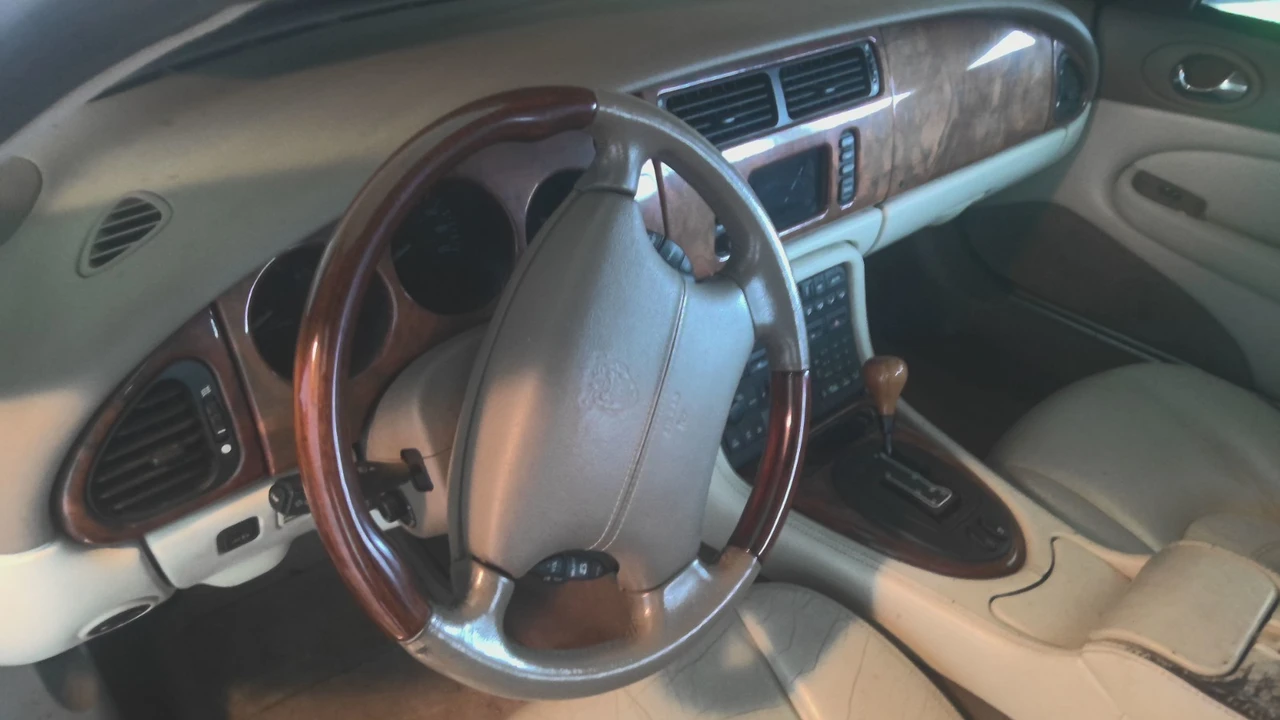 2001 Jaguar X100 XKR - Image 29 of 31