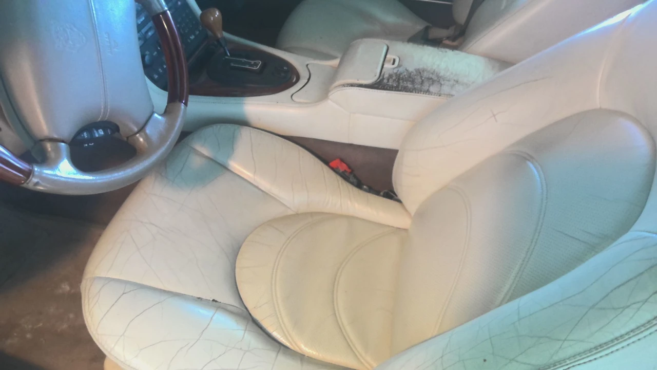 2001 Jaguar X100 XKR - Image 30 of 31