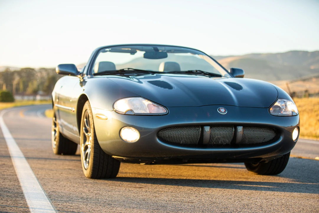 2001 Jaguar X100 XKR - Image 2 of 31