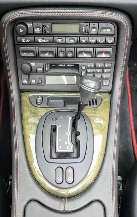 2001 Jaguar X100 XKR - Image 23 of 31
