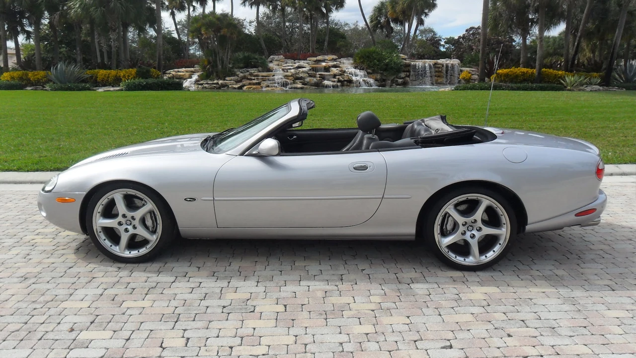 2001 Jaguar X100 XKR - Image 2 of 13