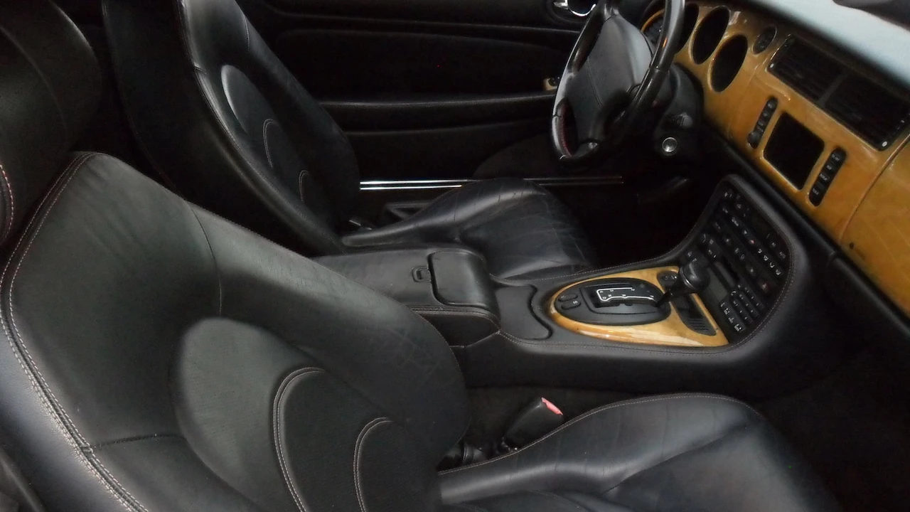 2001 Jaguar X100 XKR - Image 4 of 13