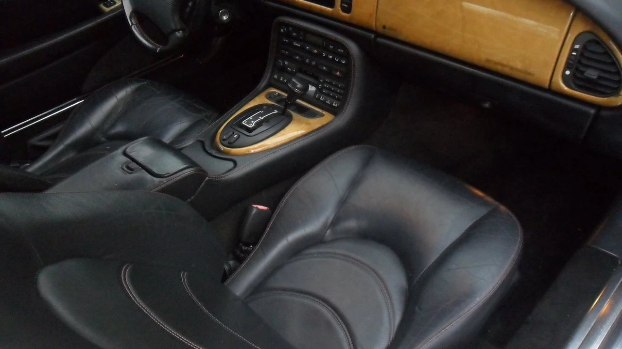2001 Jaguar X100 XKR - Image 6 of 13