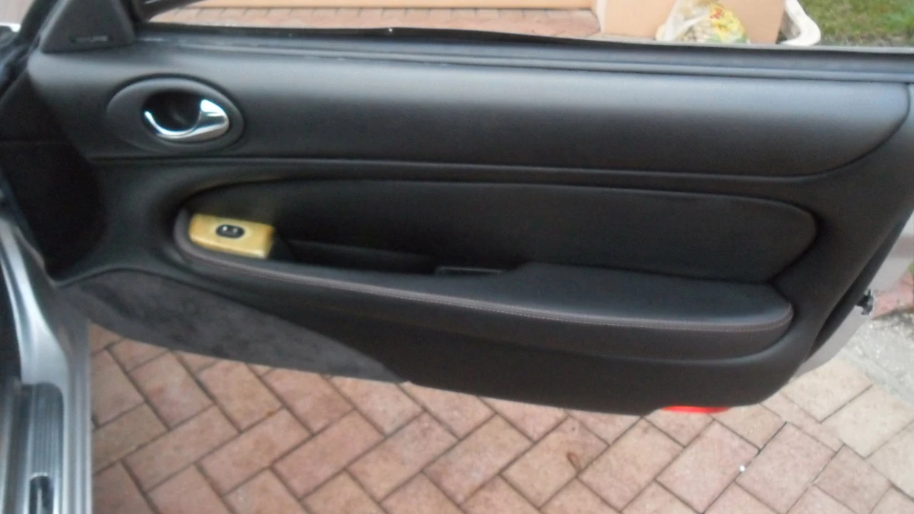 2001 Jaguar X100 XKR - Image 8 of 13