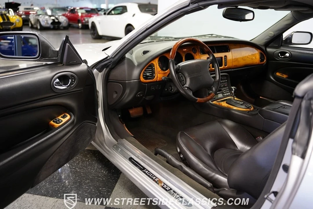 2001 Jaguar X100 XKR - Image 5 of 12