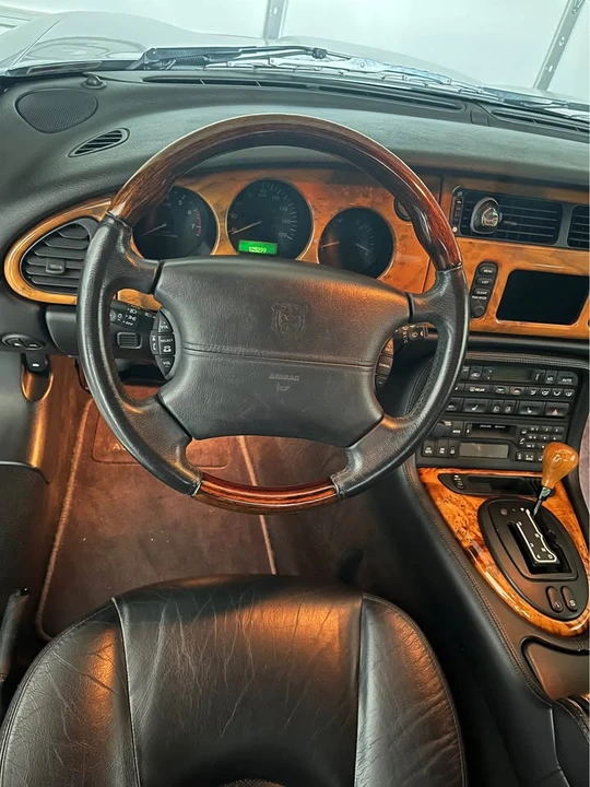 2001 Jaguar X100 XKR - Image 9 of 10