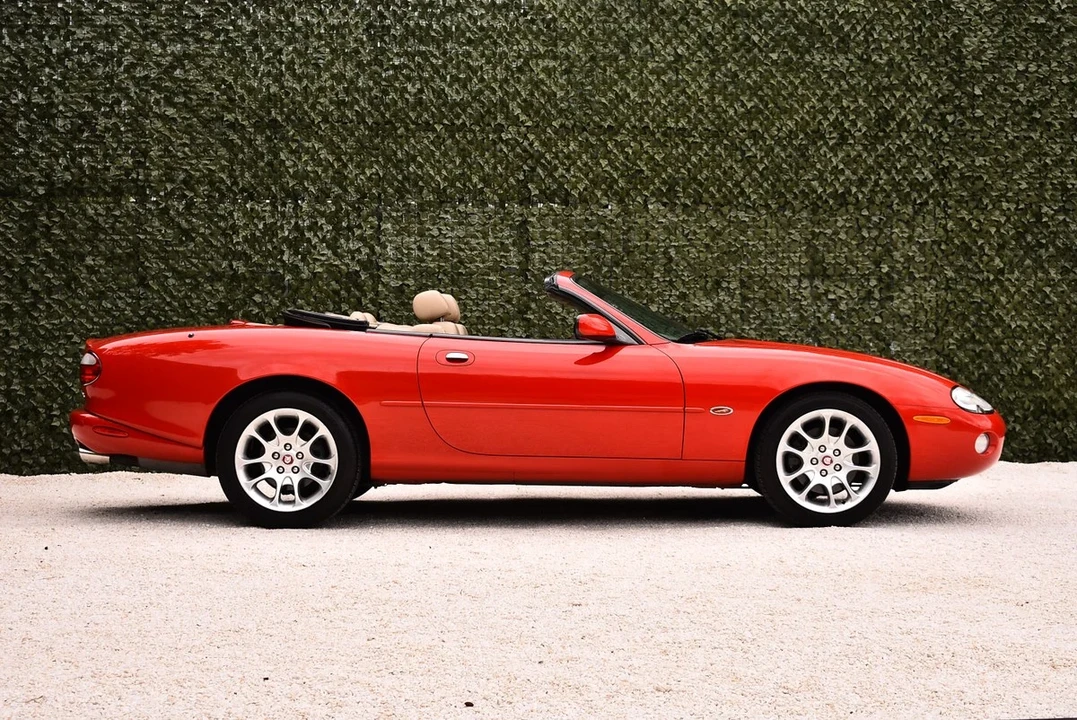 2001 Jaguar X100 XKR - Image 9 of 31