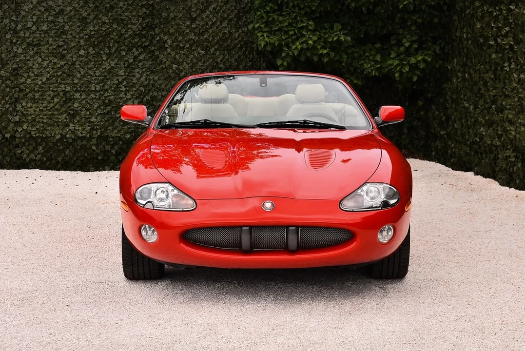 2001 Jaguar X100 XKR - Image 2 of 31