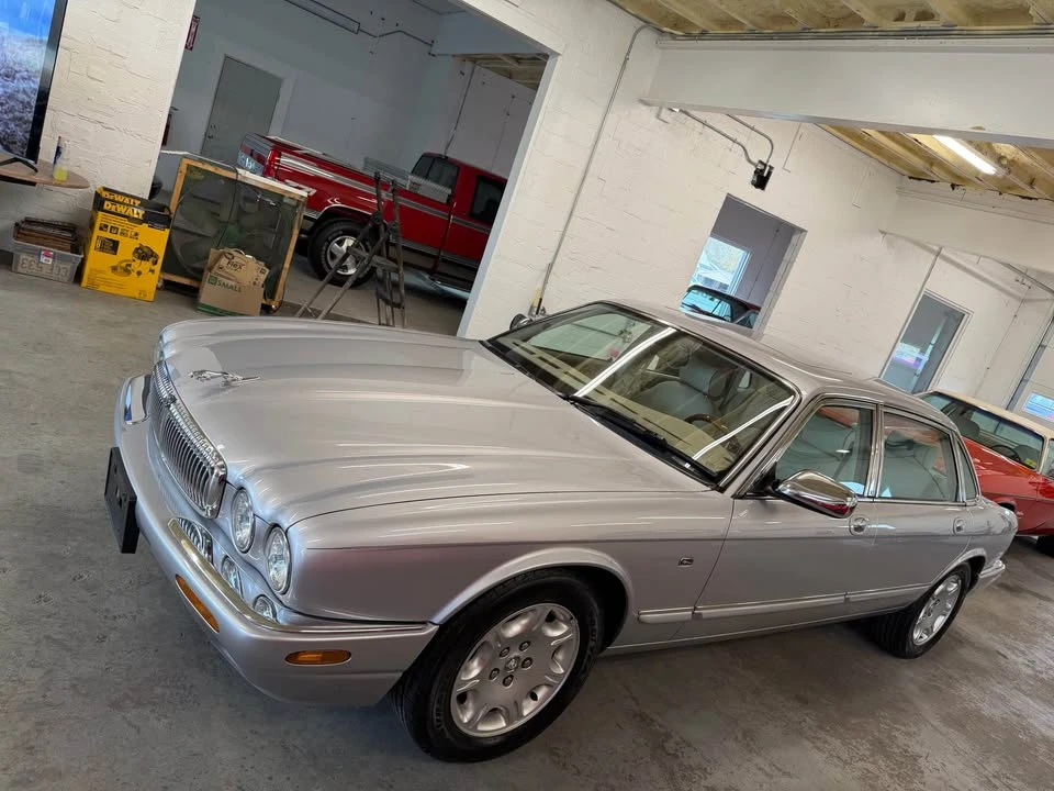 2001 Jaguar X308 XJ - Image 4 of 14