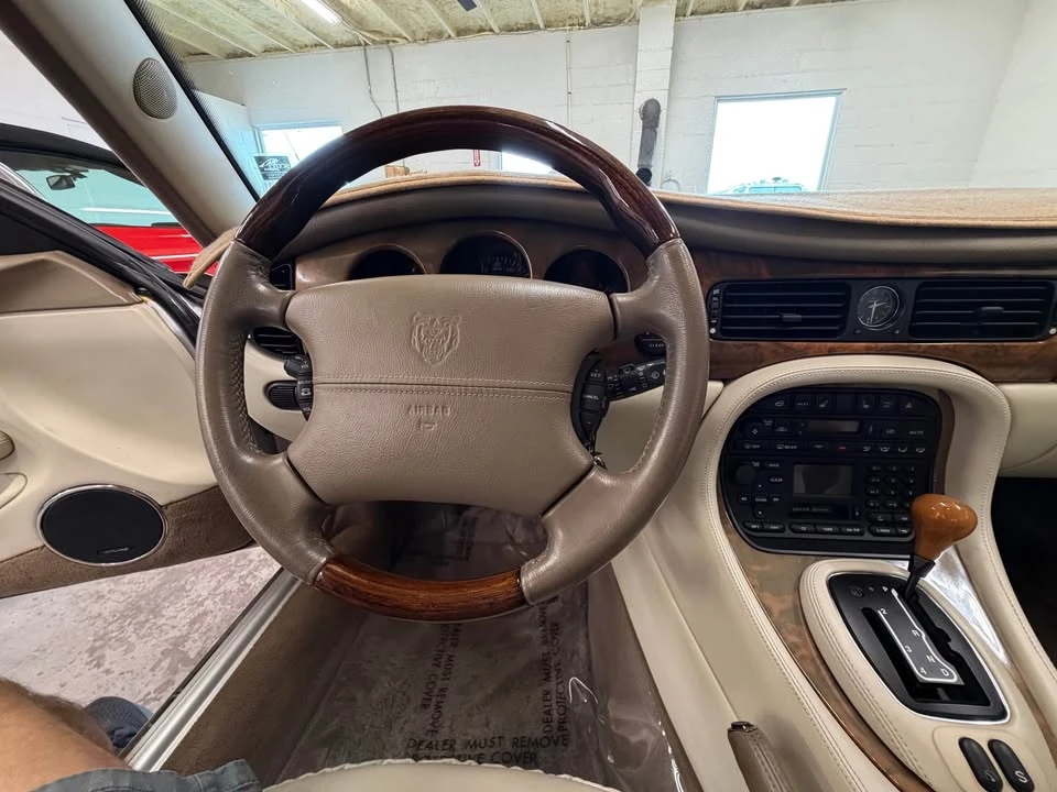 2001 Jaguar X308 XJ - Image 11 of 14