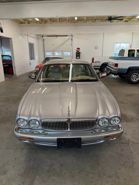 2001 Jaguar X308 XJ - Image 2 of 14