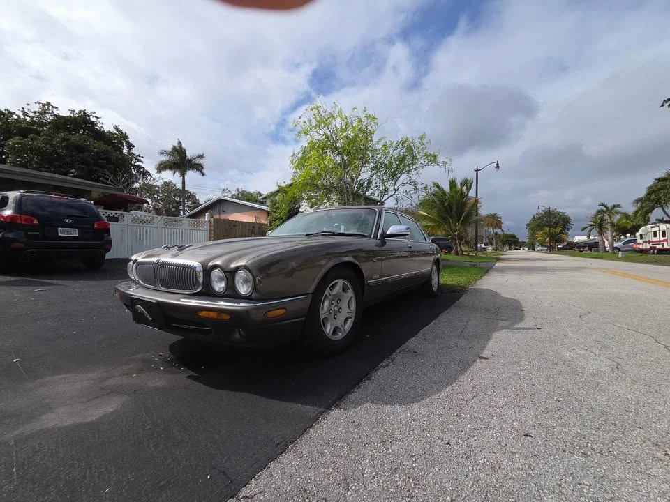 2001 Jaguar X308 XJ - Image 3 of 11