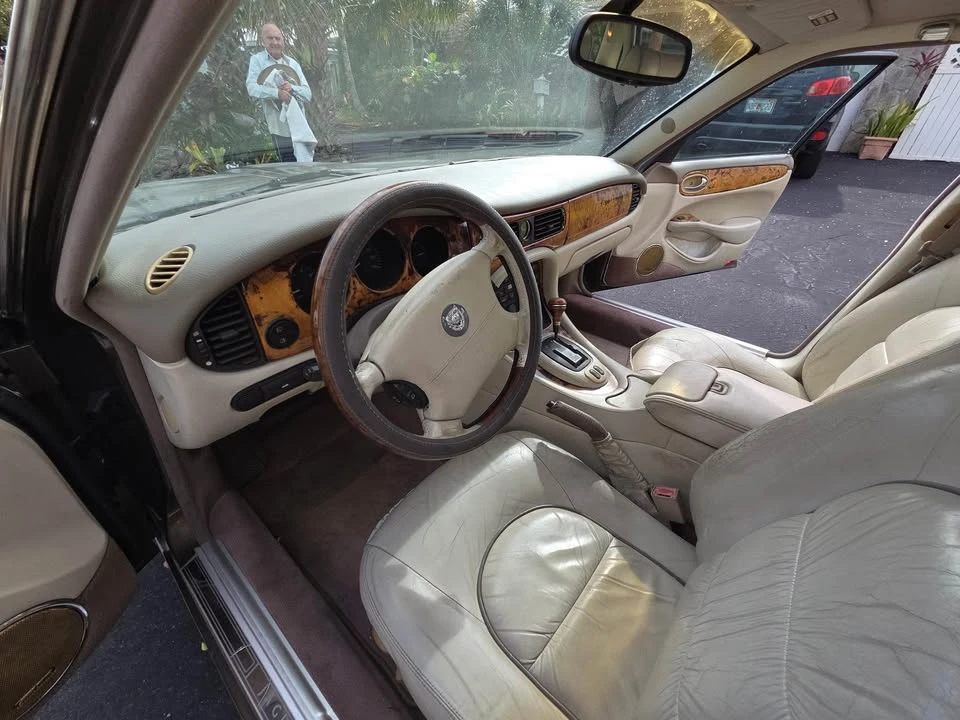 2001 Jaguar X308 XJ - Image 9 of 11