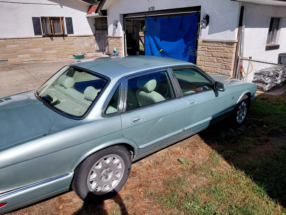 2001 Jaguar X308 XJ - Image 2 of 5