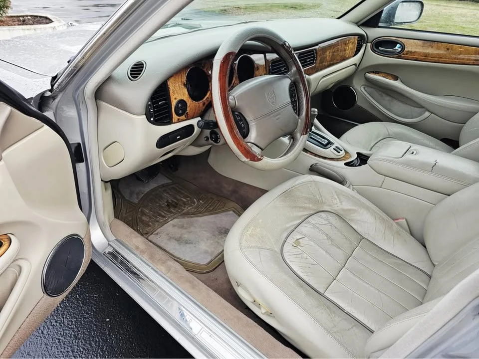 2001 Jaguar X308 XJ - Image 8 of 16