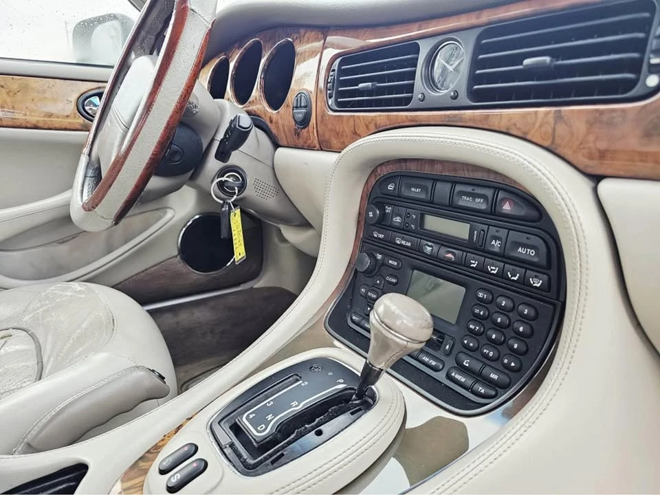 2001 Jaguar X308 XJ - Image 13 of 16