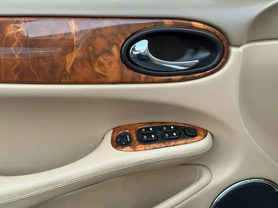 2001 Jaguar X308 XJ - Image 16 of 18