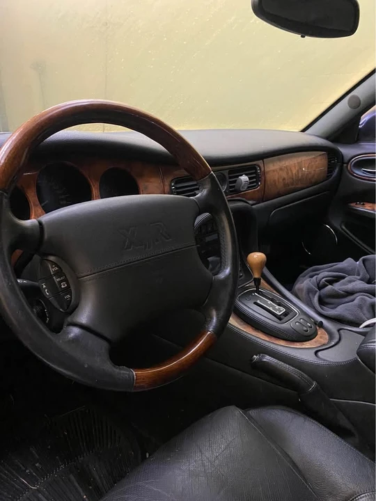 2001 Jaguar X308 XJ - Image 2 of 5