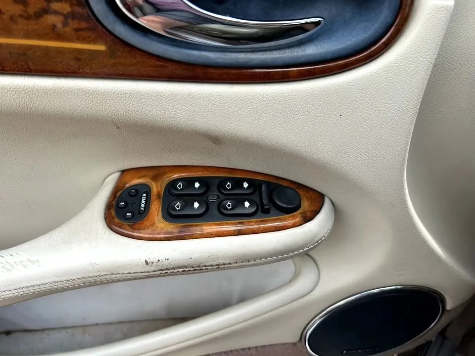 2001 Jaguar X308 XJ - Image 12 of 20