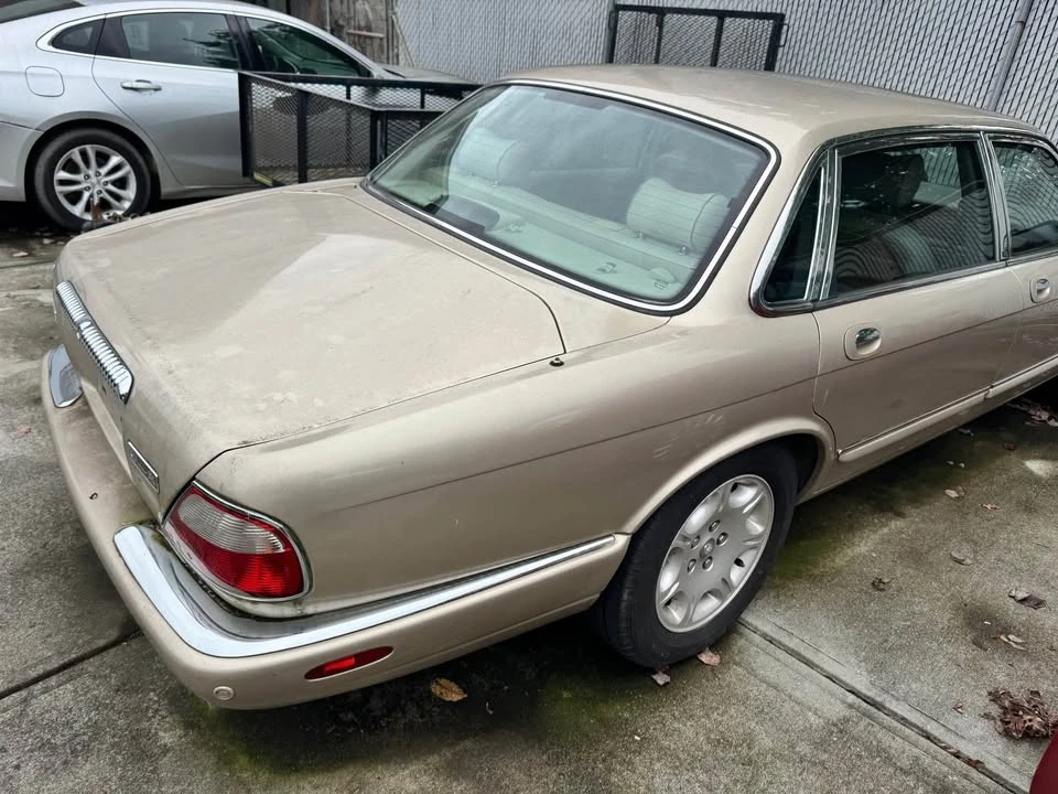 2001 Jaguar X308 XJ - Image 3 of 7
