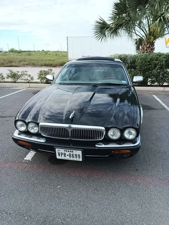 2001 Jaguar X308 XJ - Image 3 of 15