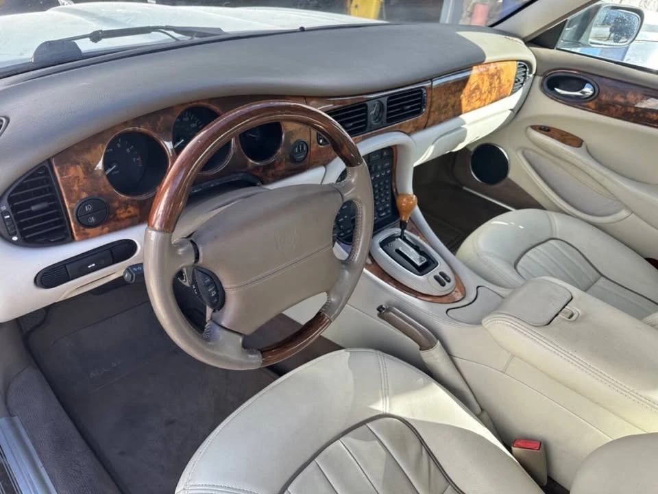 2001 Jaguar X308 XJ - Image 7 of 15