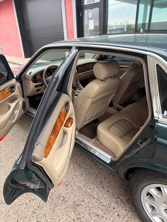 2001 Jaguar X308 XJ - Image 8 of 12