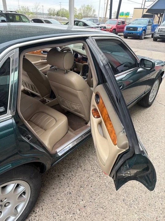 2001 Jaguar X308 XJ - Image 9 of 12