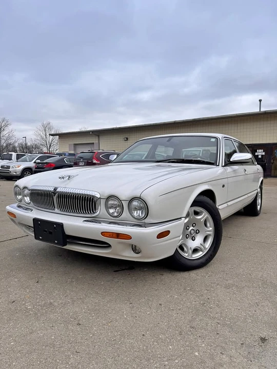 2001 Jaguar X308 XJ - Image 2 of 20