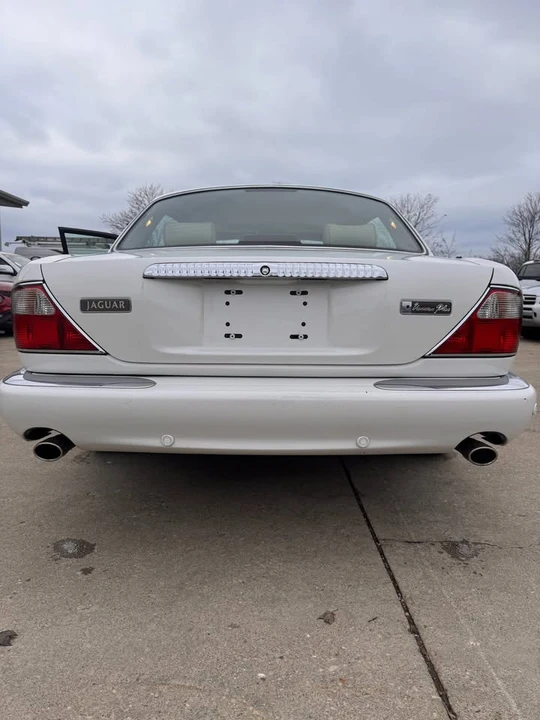 2001 Jaguar X308 XJ - Image 3 of 20