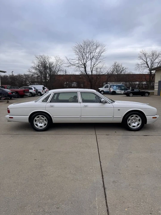 2001 Jaguar X308 XJ - Image 4 of 20