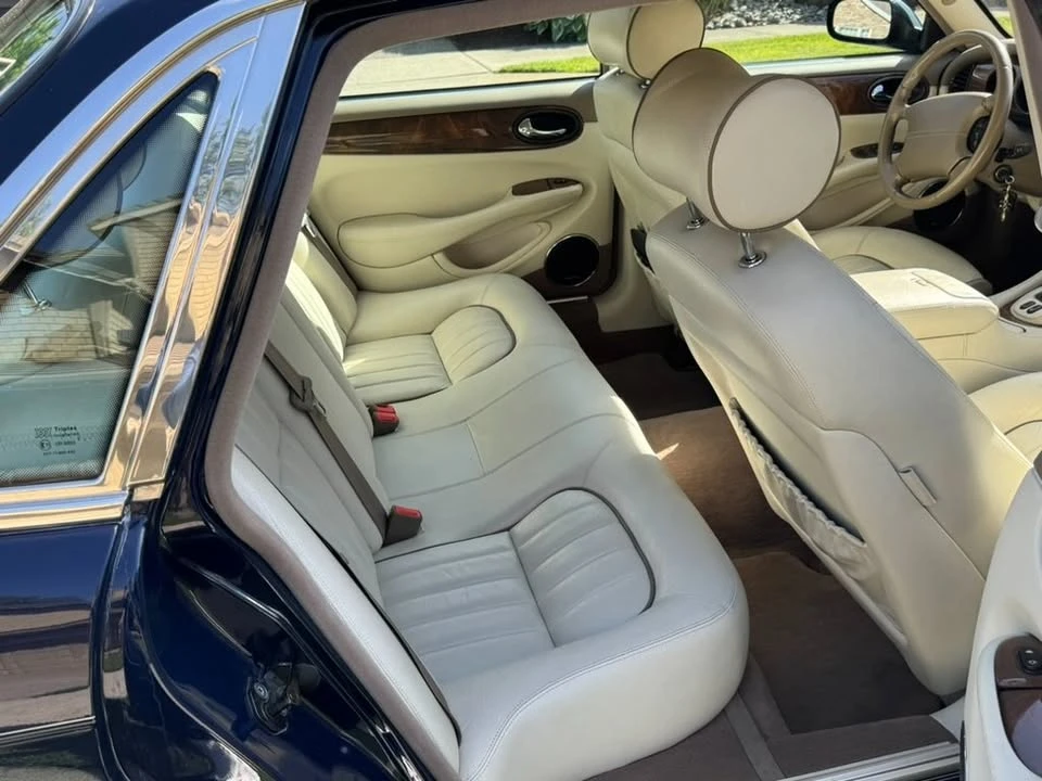 2001 Jaguar X308 XJ - Image 2 of 9
