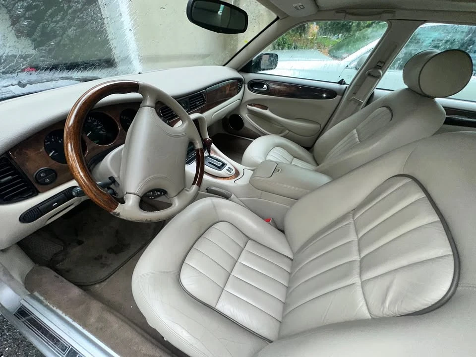 2001 Jaguar X308 XJ - Image 6 of 15