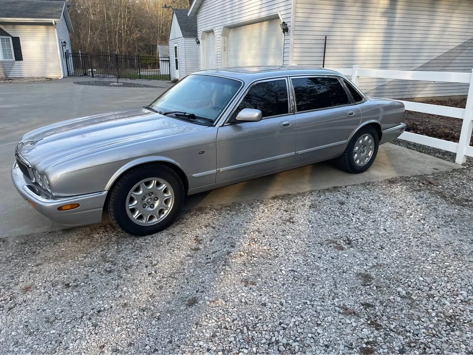 2001 Jaguar X308 XJ - Image 3 of 10