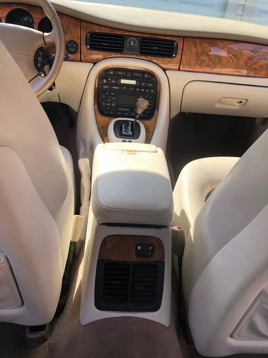 2001 Jaguar X308 XJ - Image 9 of 20