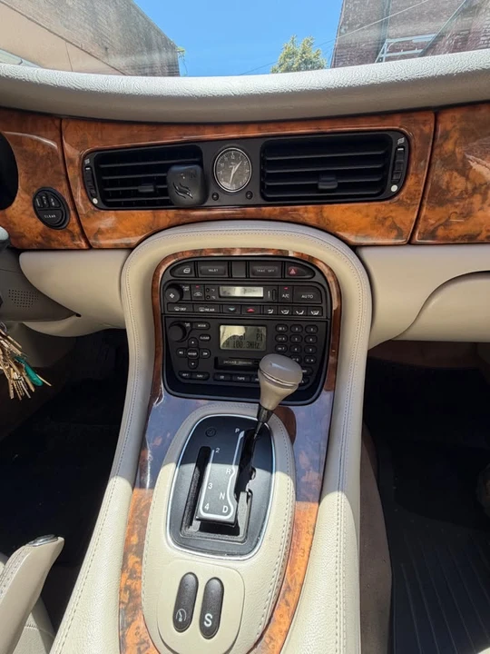 2001 Jaguar X308 XJ - Image 6 of 15