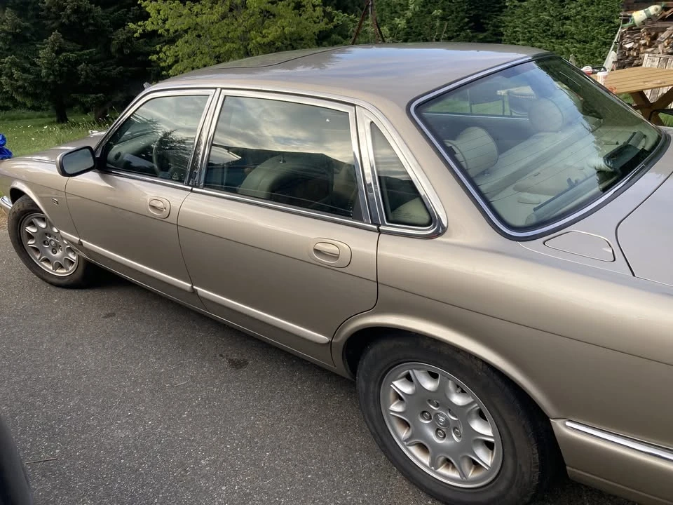2001 Jaguar X308 XJ - Image 3 of 7