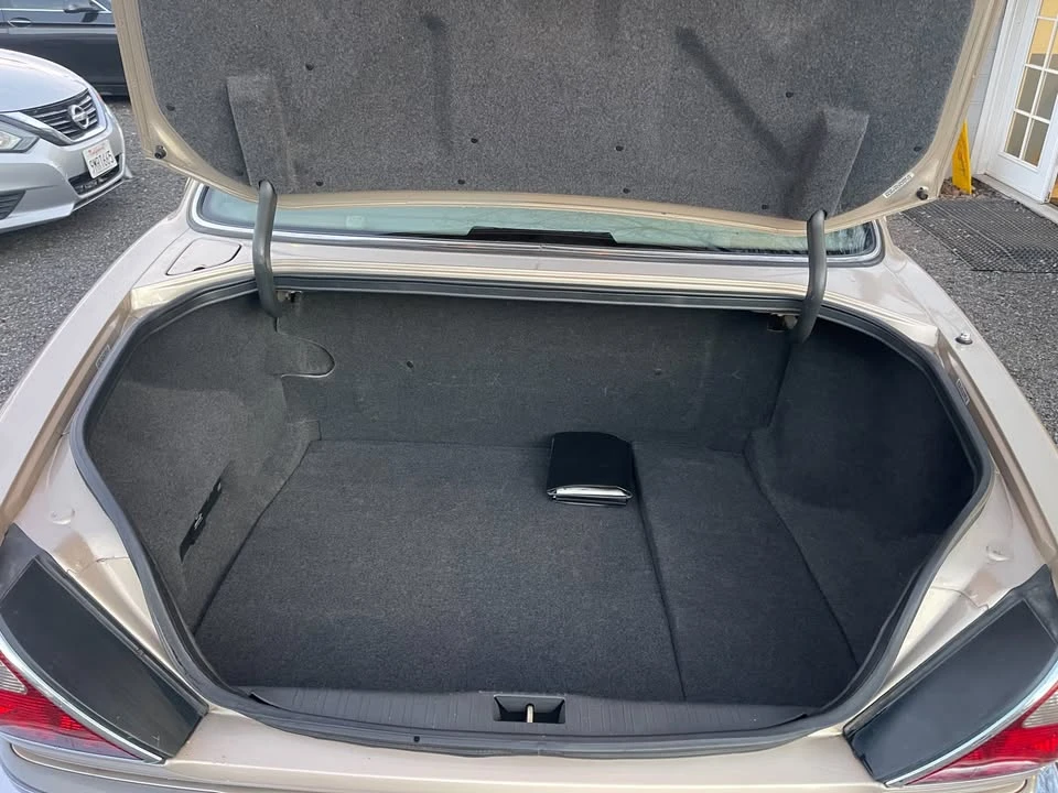 2001 Jaguar X308 XJ - Image 11 of 17