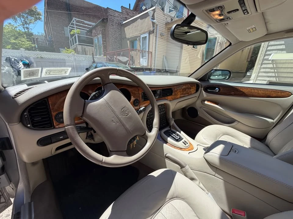 2001 Jaguar X308 XJ - Image 11 of 15