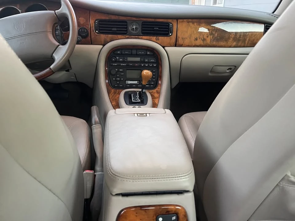 2001 Jaguar X308 XJ - Image 5 of 17