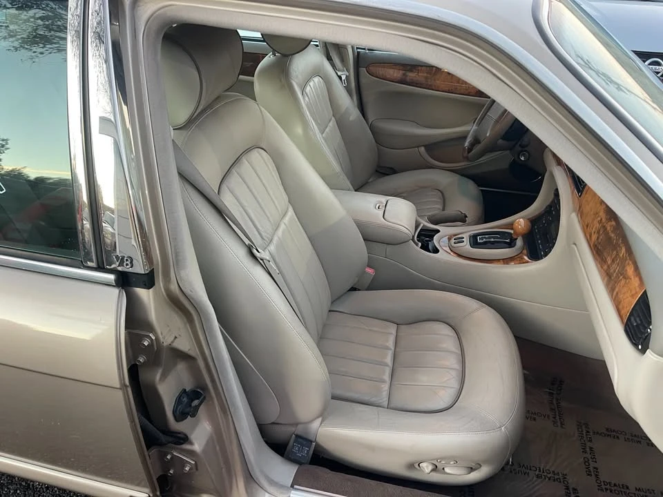 2001 Jaguar X308 XJ - Image 9 of 17