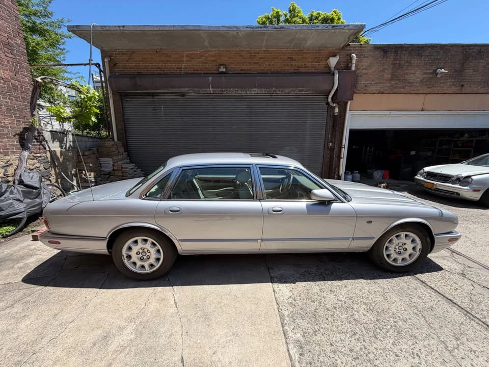 2001 Jaguar X308 XJ - Image 4 of 15