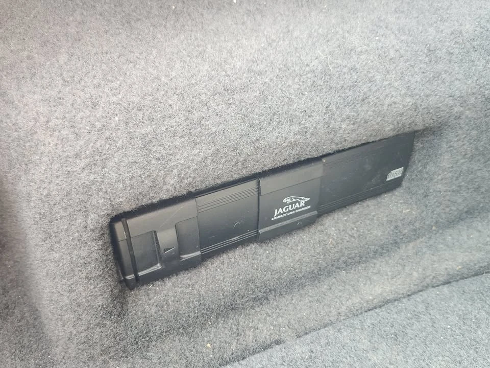 2001 Jaguar X308 XJ - Image 13 of 16