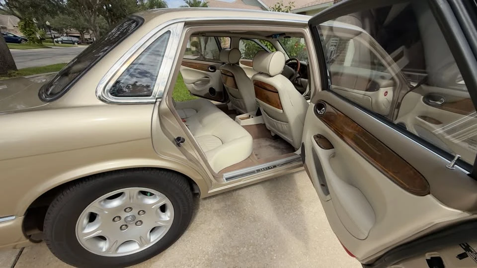 2001 Jaguar X308 XJ - Image 6 of 18