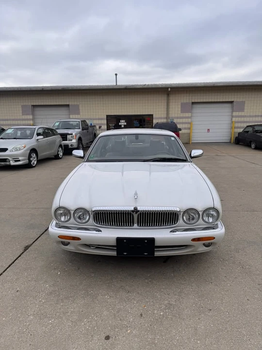 2001 Jaguar X308 XJ - Image 2 of 19