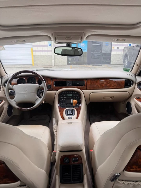 2001 Jaguar X308 XJ - Image 10 of 19