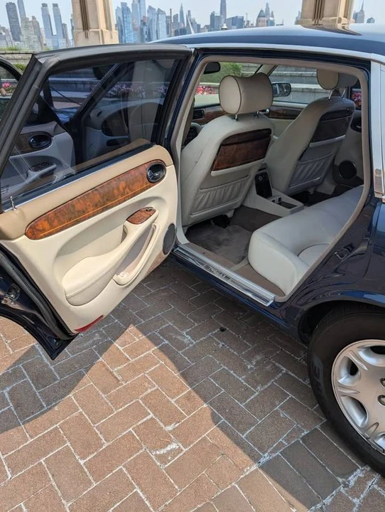 2001 Jaguar X308 XJ - Image 12 of 15