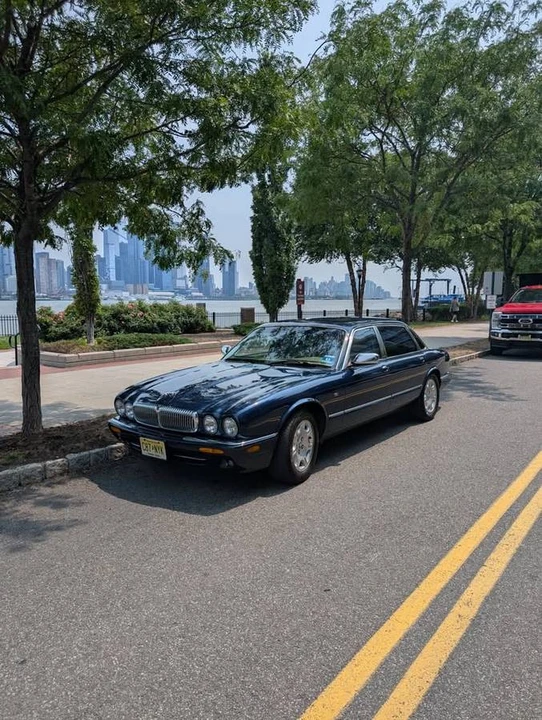 2001 Jaguar X308 XJ - Image 3 of 15