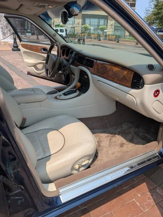 2001 Jaguar X308 XJ - Image 11 of 15