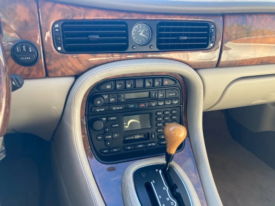 2001 Jaguar X308 XJ - Image 16 of 18
